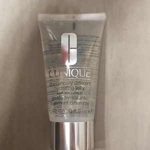 CLINIQUE Dramatically Different Hydrating Jelly